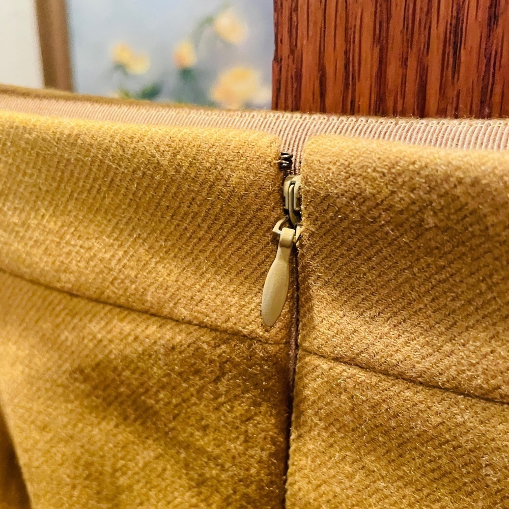 J. Crew 100% wool pencil skirt fully lined SZ 0 mustard yellow quiet luxury - Picture 5 of 7